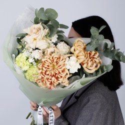 buket s hrizantemoj 279